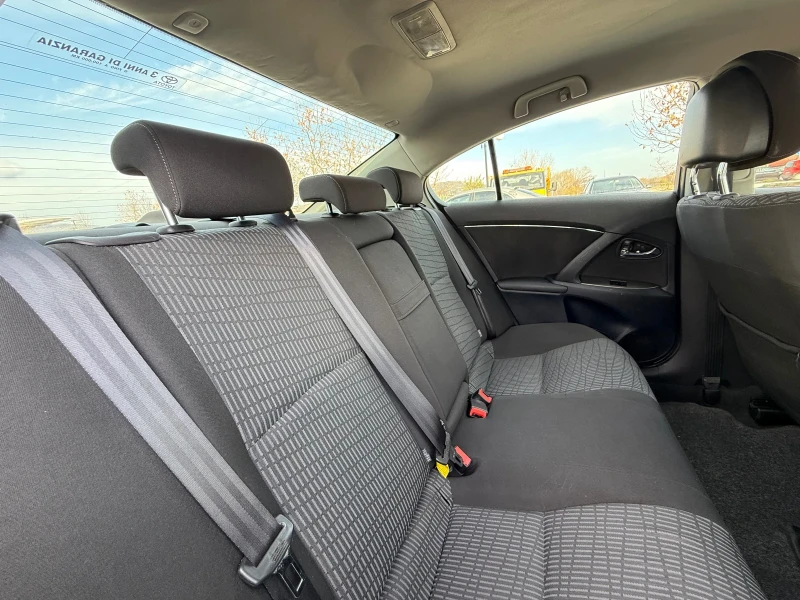 Toyota Avensis D4D* Лизинг, снимка 16 - Автомобили и джипове - 52638753