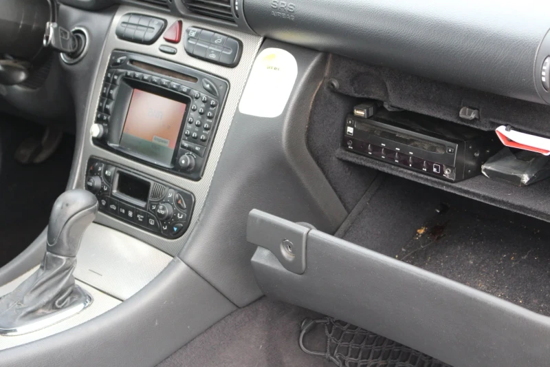 Mercedes-Benz C 220, снимка 16 - Автомобили и джипове - 52729066