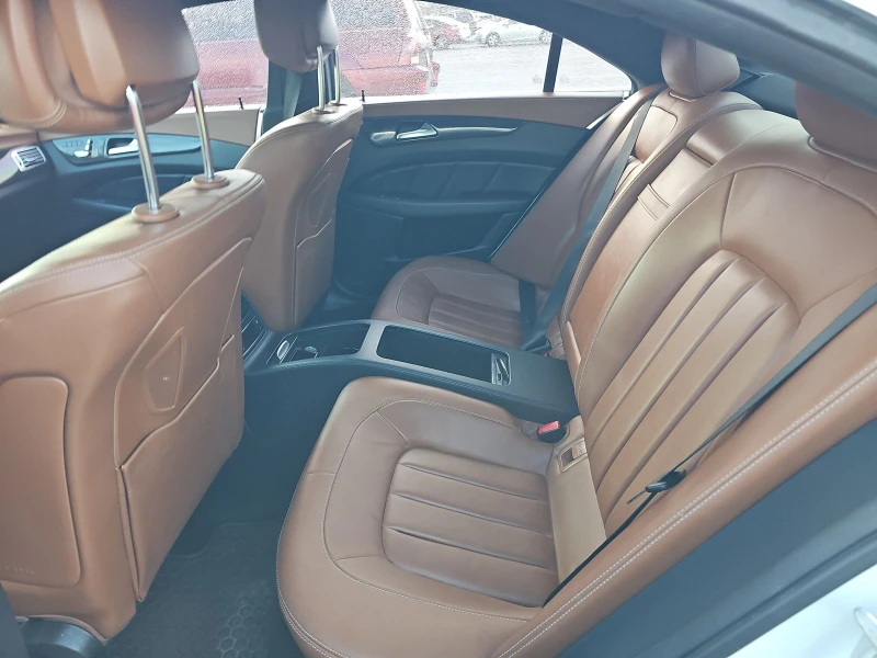 Mercedes-Benz CLS 550 4MATIC * CARFAX * БЕЗ ПЪРВОНАЧАЛНА ВНОСКА, снимка 11 - Автомобили и джипове - 52740660