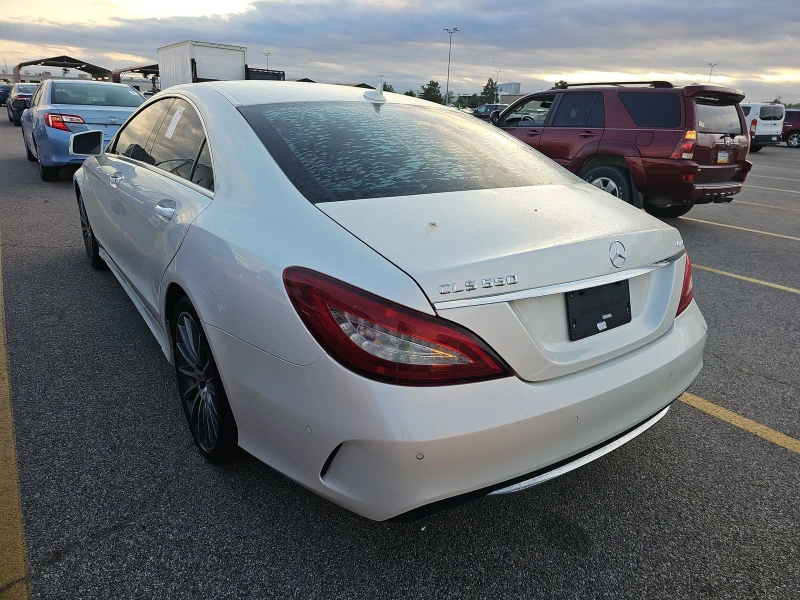Mercedes-Benz CLS 550 4MATIC * CARFAX * БЕЗ ПЪРВОНАЧАЛНА ВНОСКА, снимка 6 - Автомобили и джипове - 52740660