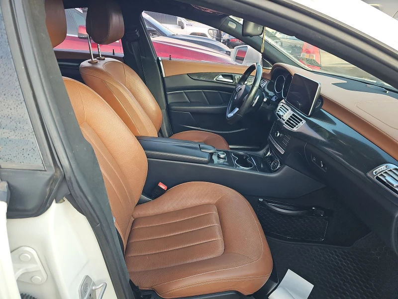 Mercedes-Benz CLS 550 4MATIC * CARFAX * БЕЗ ПЪРВОНАЧАЛНА ВНОСКА, снимка 8 - Автомобили и джипове - 52740660