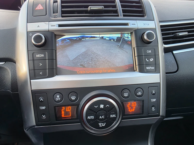 Toyota Verso 2.0 D4D Панорама Navi Камера 7-местна, снимка 14 - Автомобили и джипове - 52970879