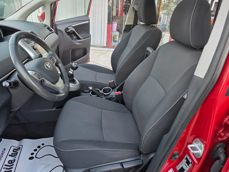 Toyota Verso 2.0 D4D Панорама Navi Камера 7-местна, снимка 6 - Автомобили и джипове - 52970879
