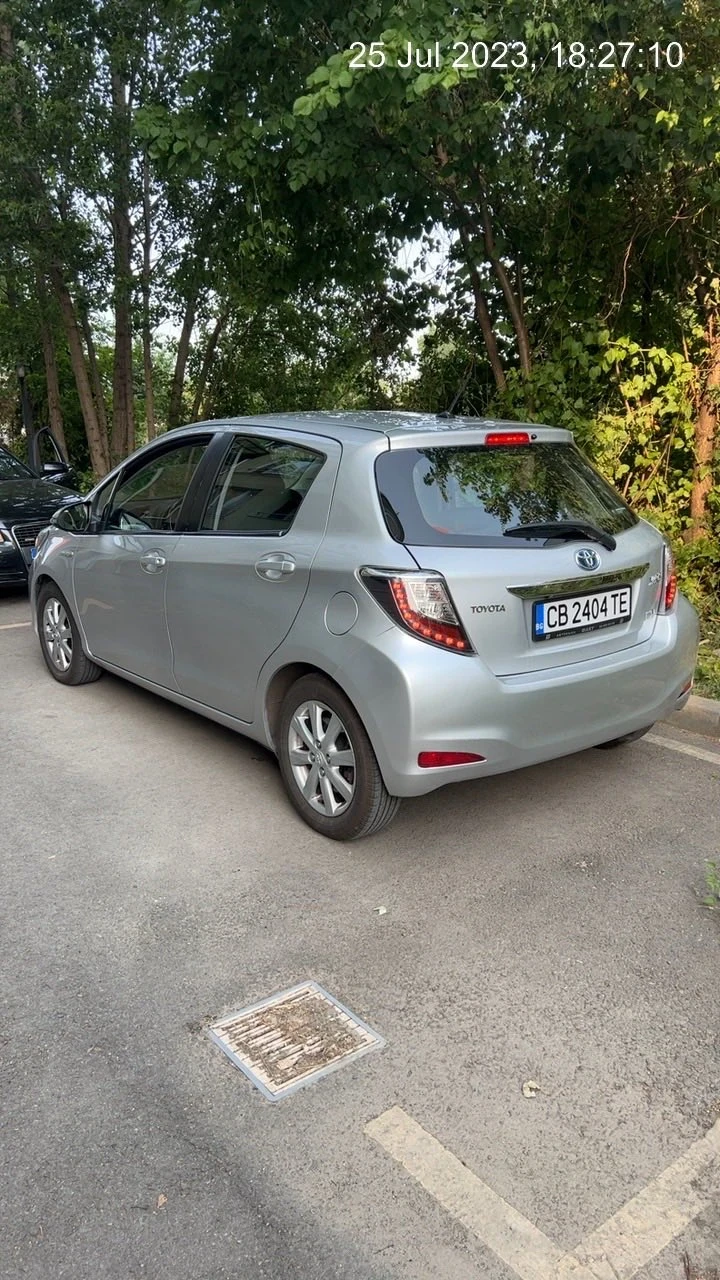 Toyota Yaris 1.5 hybrid - изображение 4