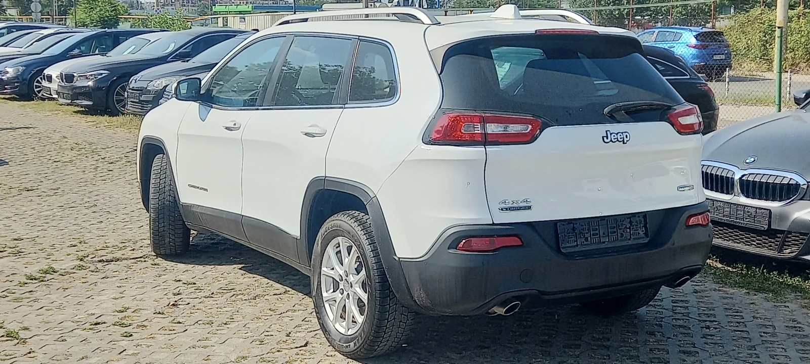 Jeep Cherokee 4Х4 ИЗКЛЮЧИТЕЛНО СЕРВИЗ КНИЖКА УНИКАТ ОБСЛУЖЕН НОВ - изображение 4
