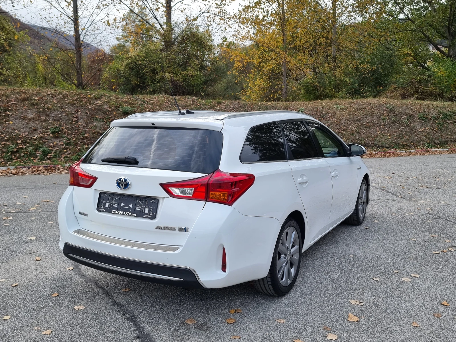 Toyota Auris 1.8 Hybrid/Navig/Avtomat - изображение 5