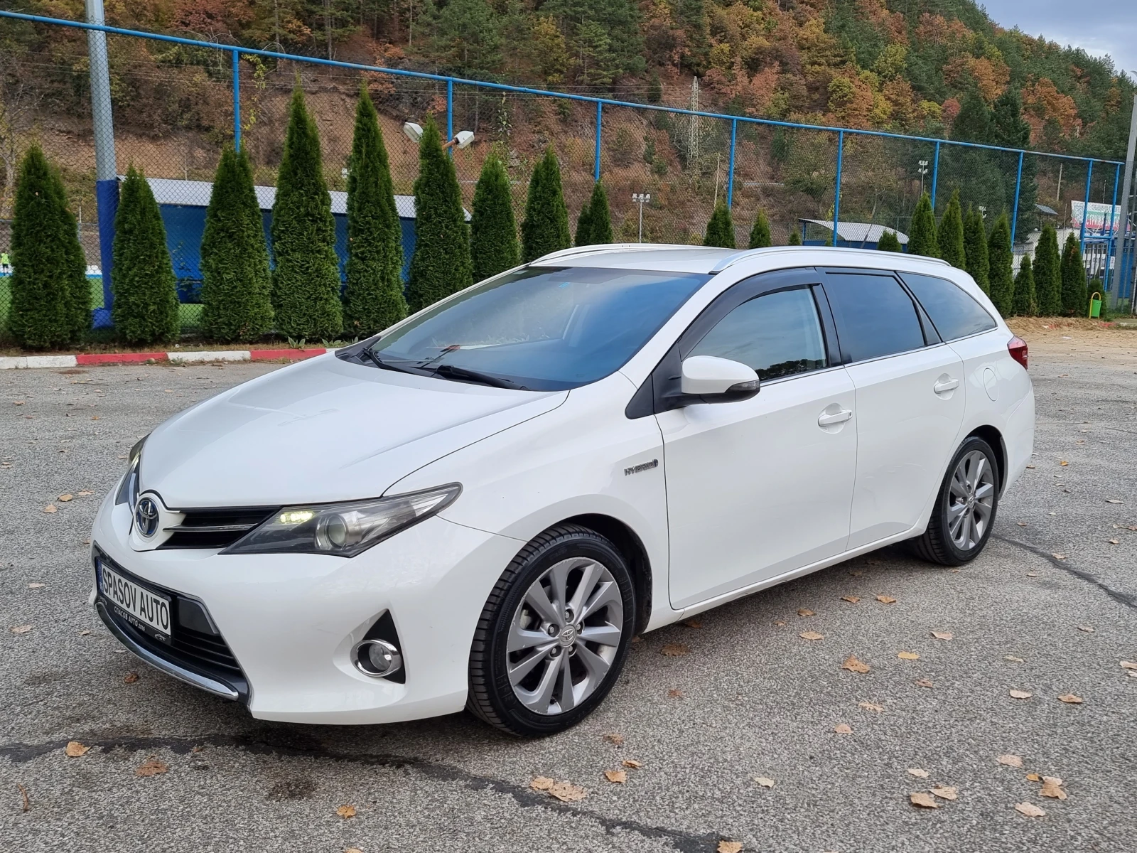 Toyota Auris 1.8 Hybrid/Navig/Avtomat - изображение 2