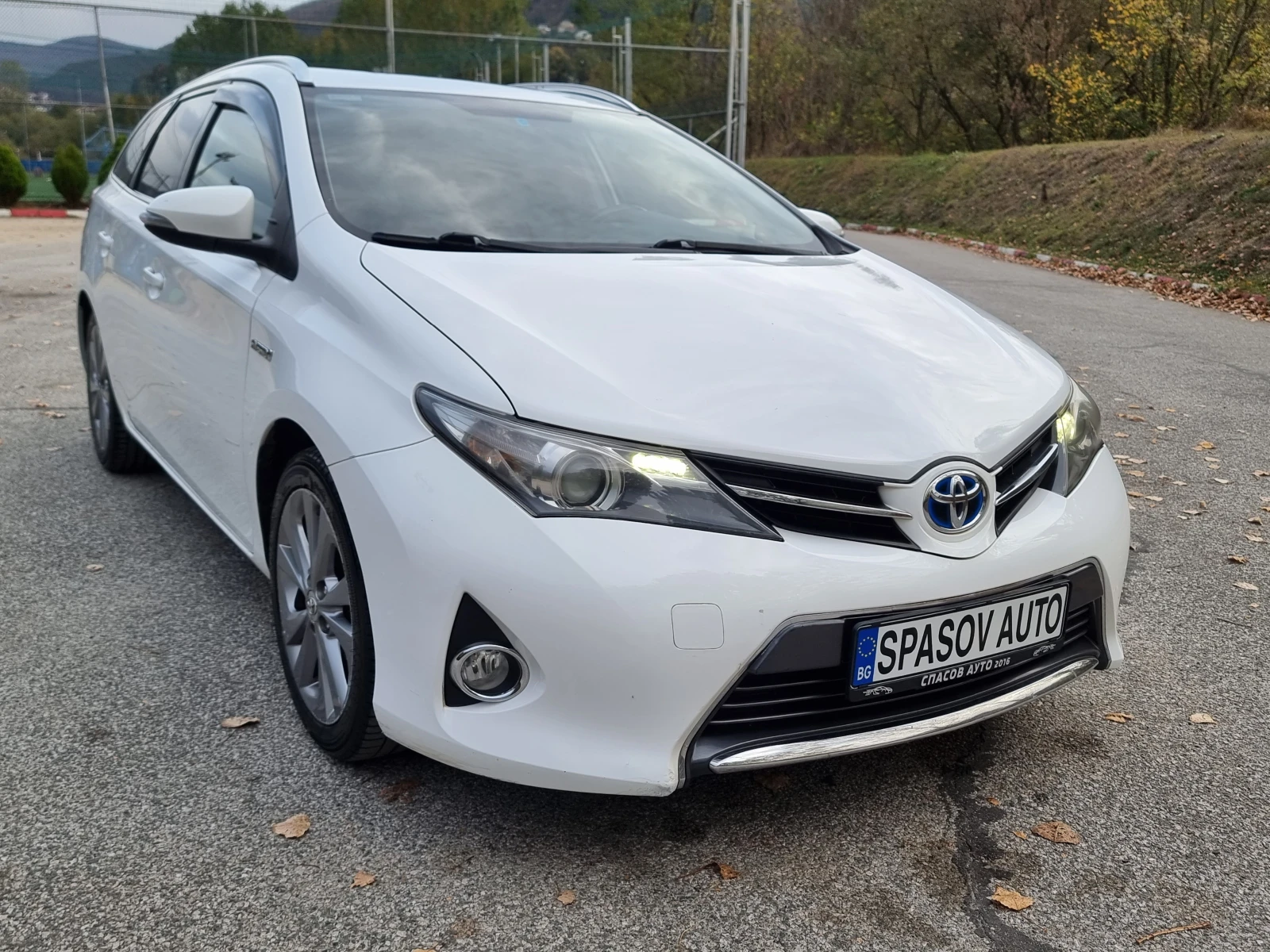 Toyota Auris 1.8 Hybrid/Navig/Avtomat - изображение 9