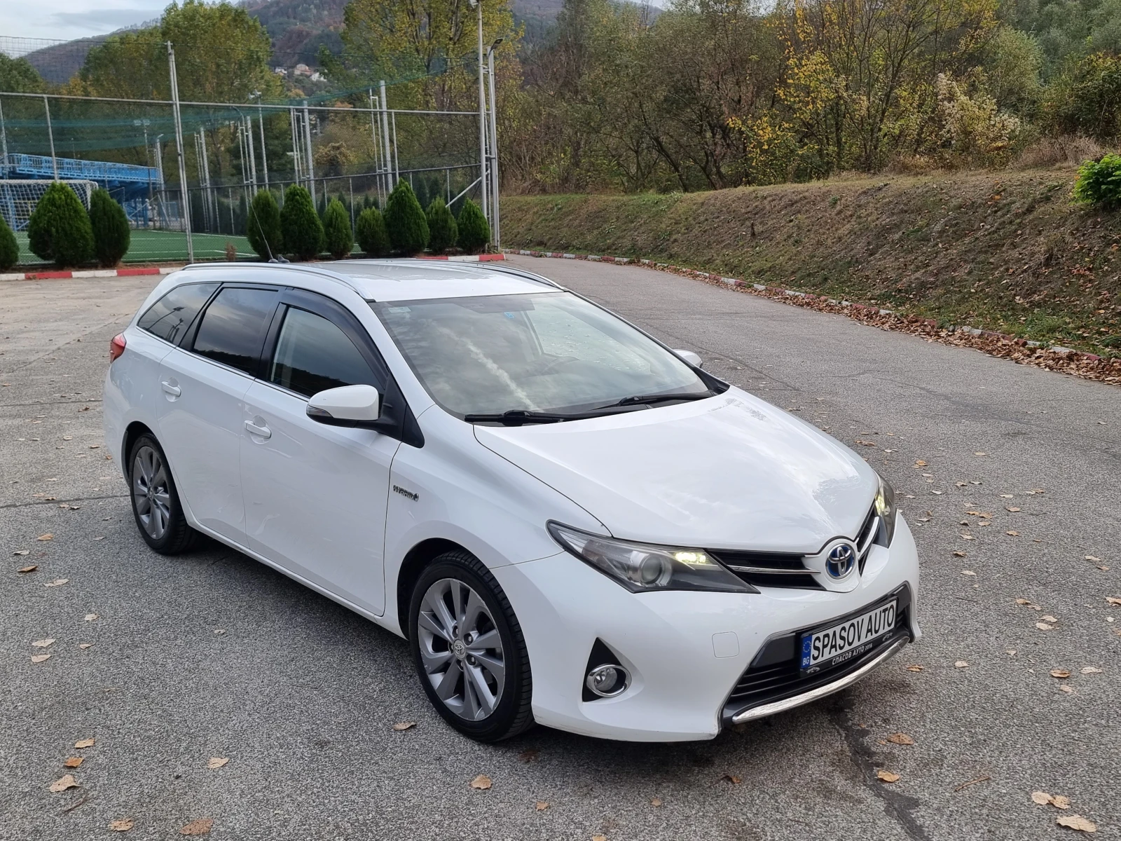 Toyota Auris 1.8 Hybrid/Navig/Avtomat - изображение 8