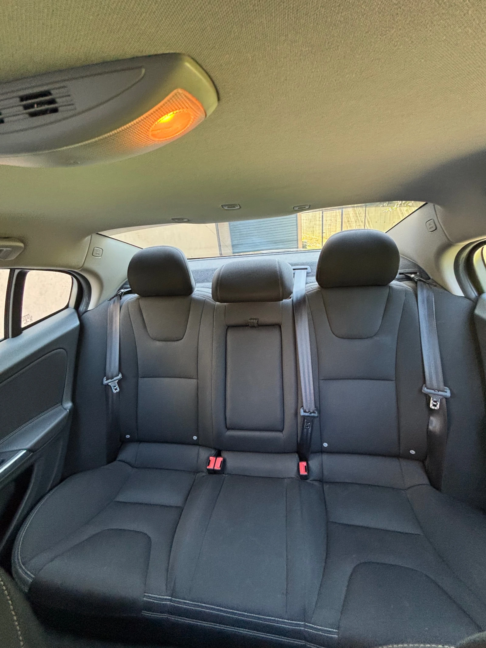 Volvo S60 D2 - изображение 6