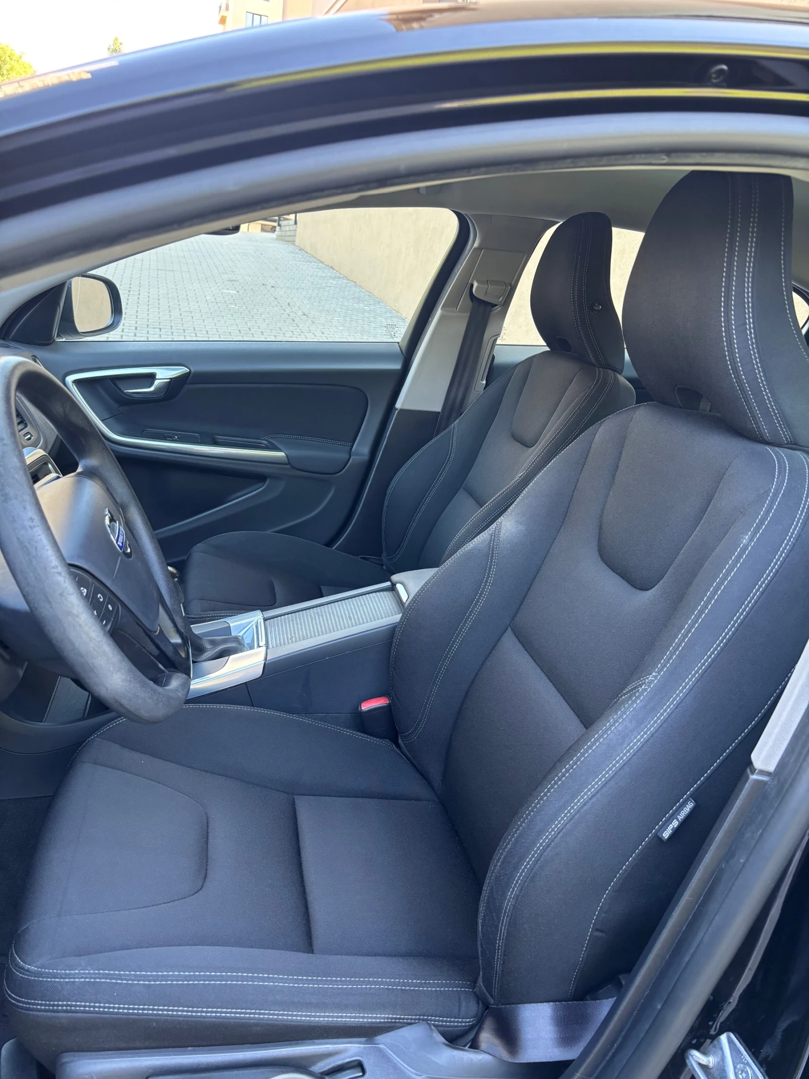 Volvo S60 D2 - изображение 5