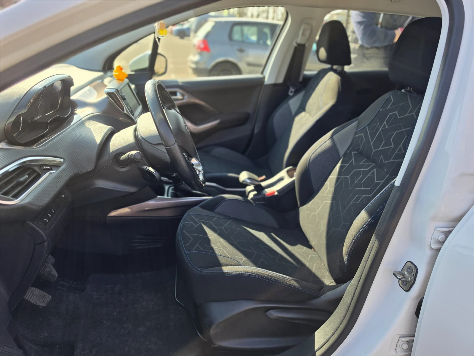 Peugeot 2008 1.6, снимка 9 - Автомобили и джипове - 53838566