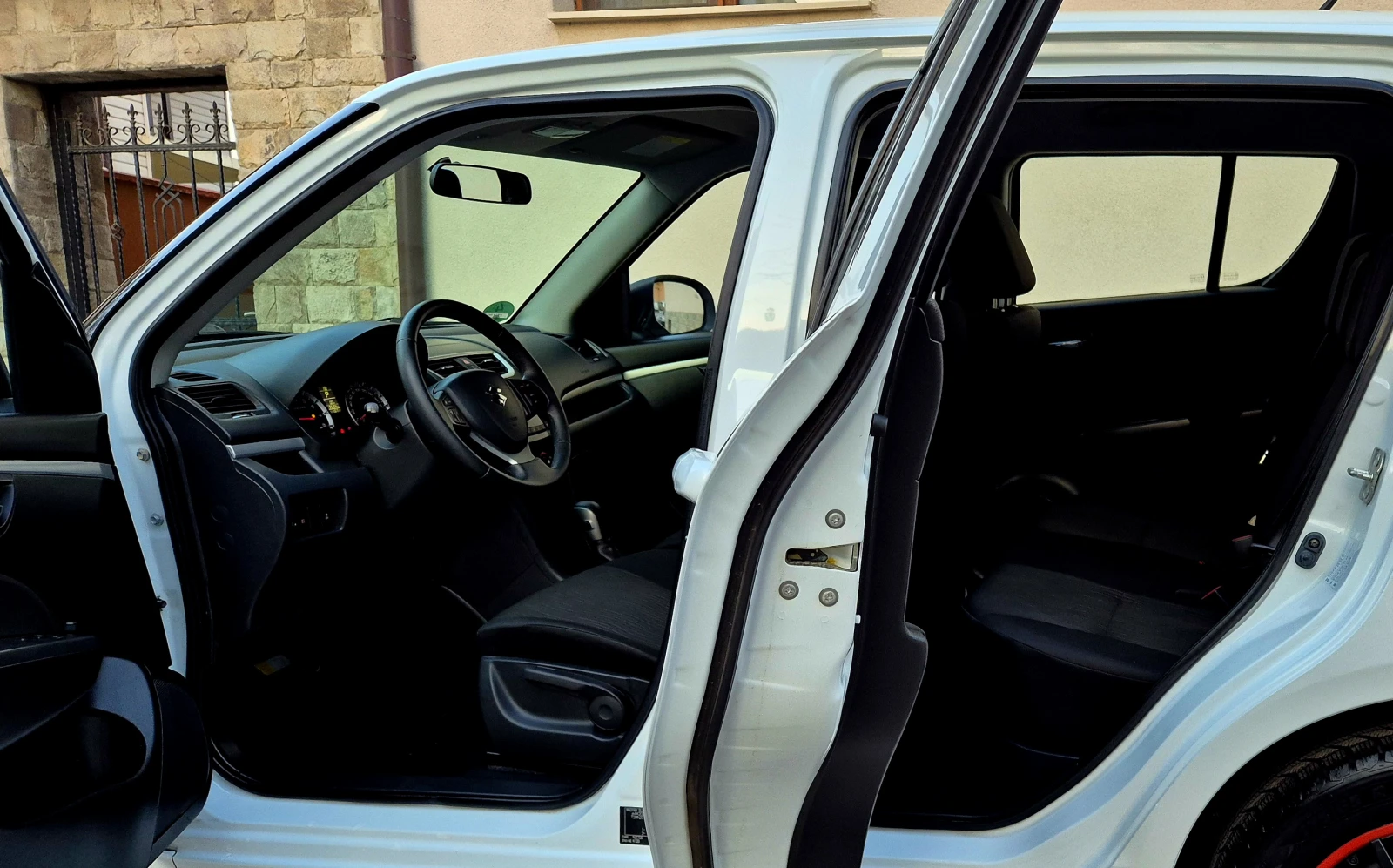 Suzuki Swift 1.2i-автомат-верига-нов-japan, снимка 13 - Автомобили и джипове - 53869191