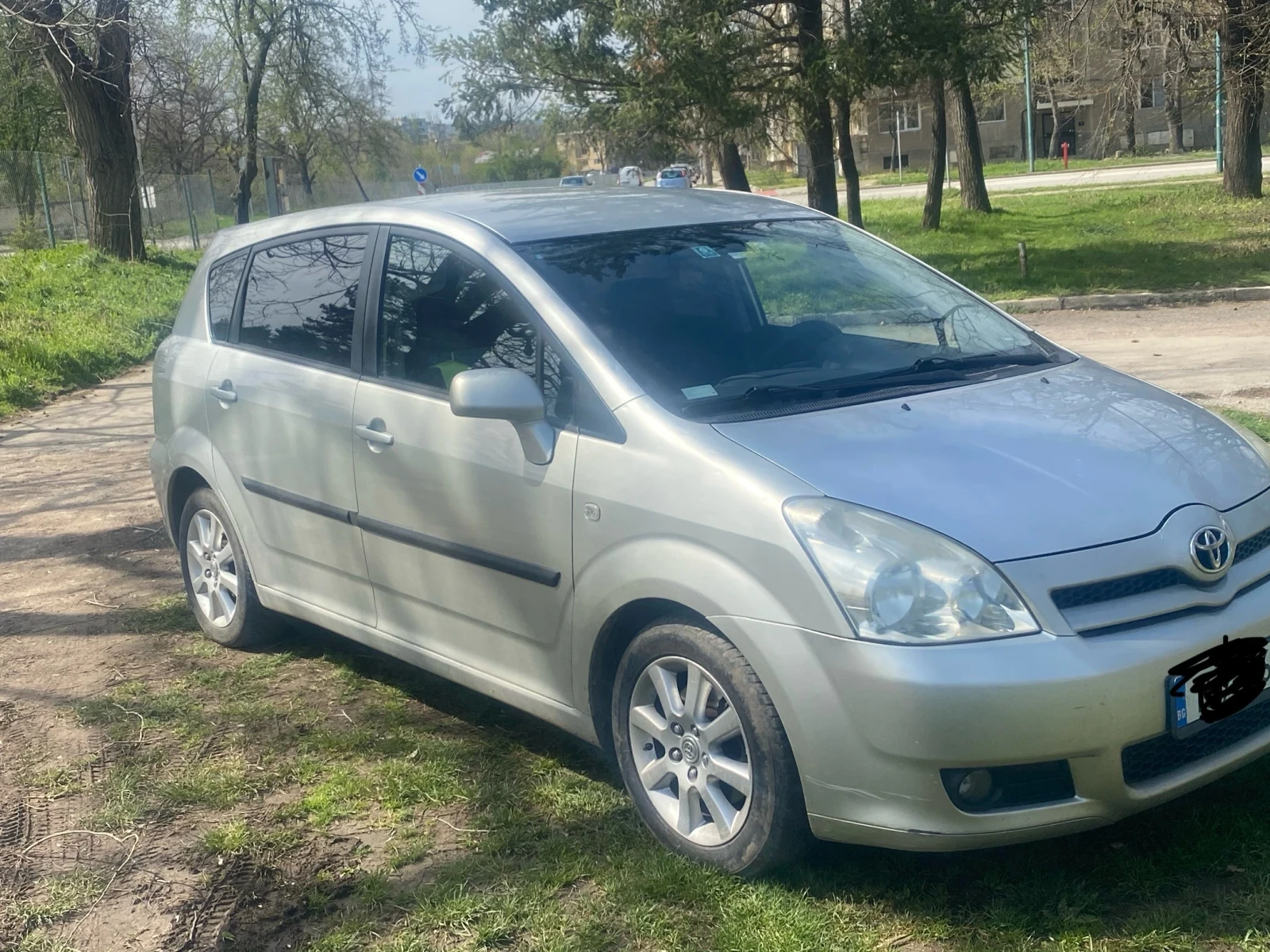 Toyota Verso, снимка 3 - Автомобили и джипове - 53903091