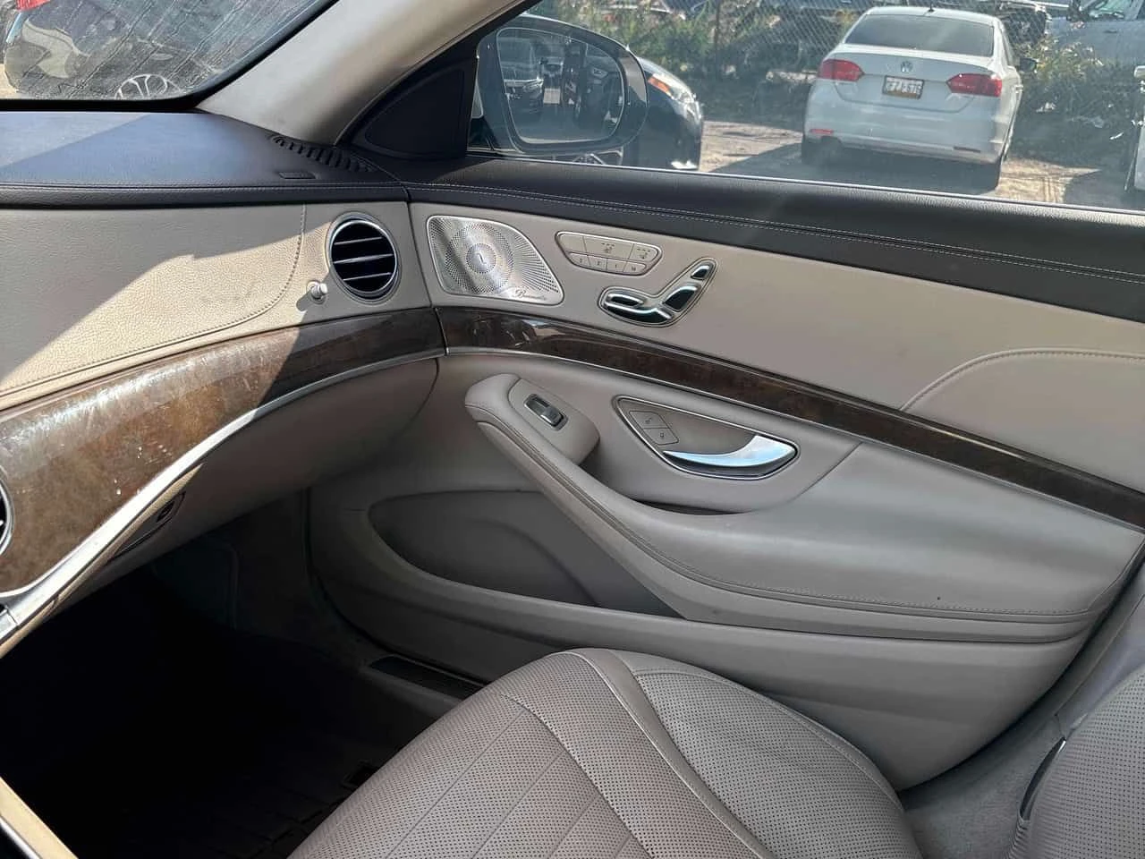 Mercedes-Benz S 400 Massage Seats * 360 * Distronic Plus * Panoramic r, снимка 15 - Автомобили и джипове - 54085187