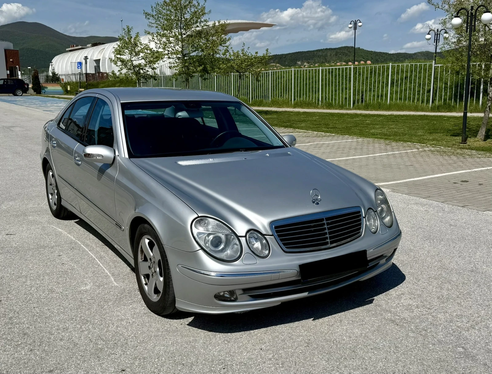 Mercedes-Benz E 270 Avantgarde* Кожа/Нави/Парктроник* ЛИЗИНГ, снимка 6 - Автомобили и джипове - 54704292