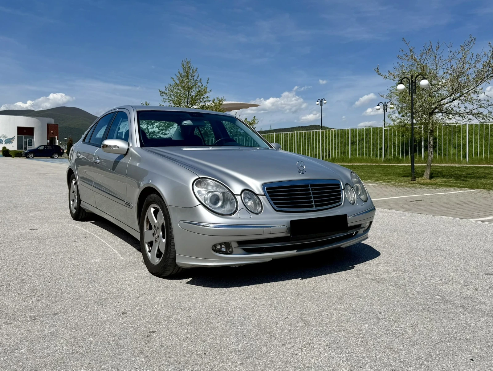 Mercedes-Benz E 270 Avantgarde* Кожа/Нави/Парктроник* ЛИЗИНГ