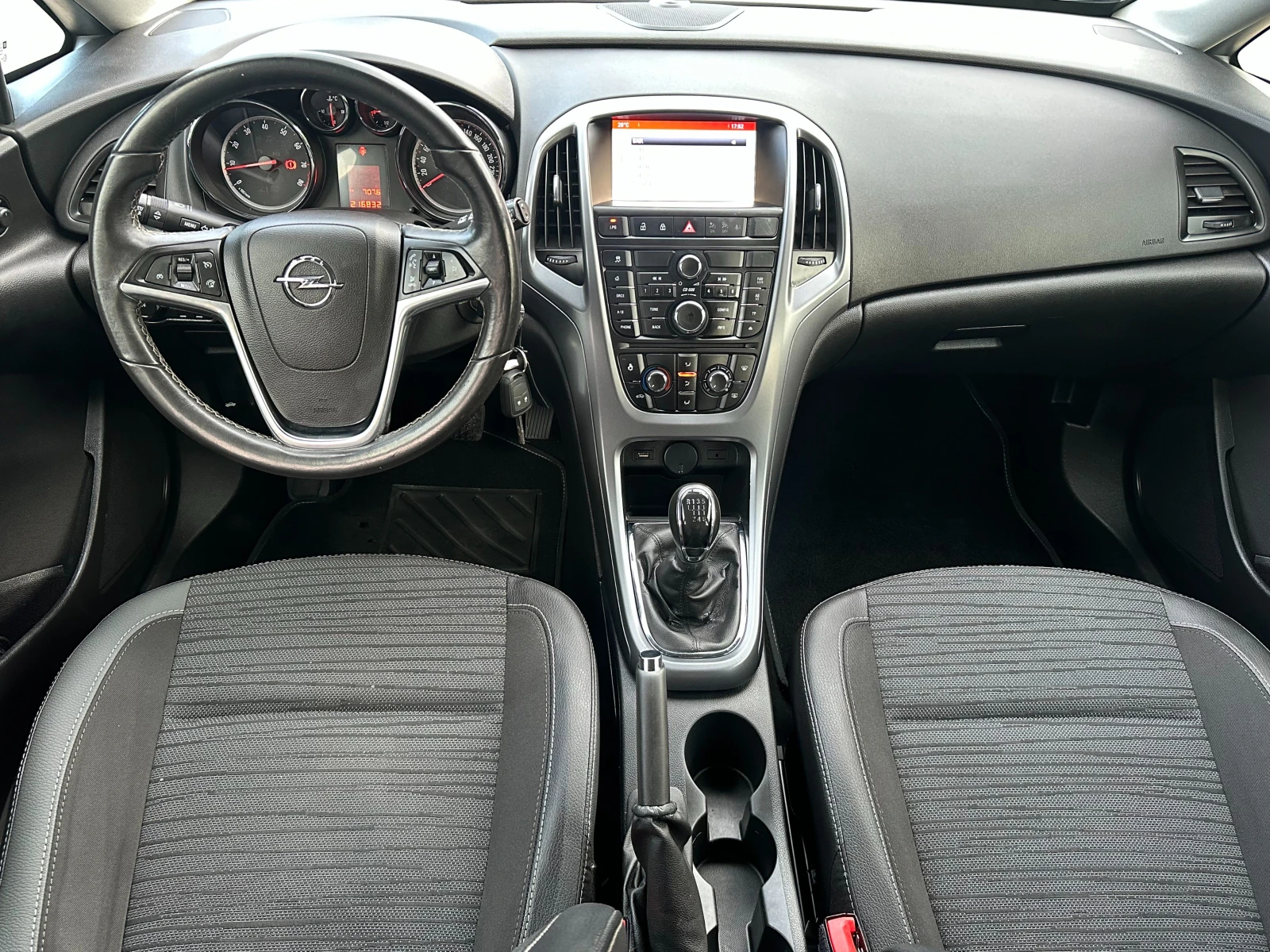 Opel Astra 1.4TURBO-ГАЗ-НАВИ-140ks-12.2015g-6-скорости-EURO6В, снимка 9 - Автомобили и джипове - 54769459