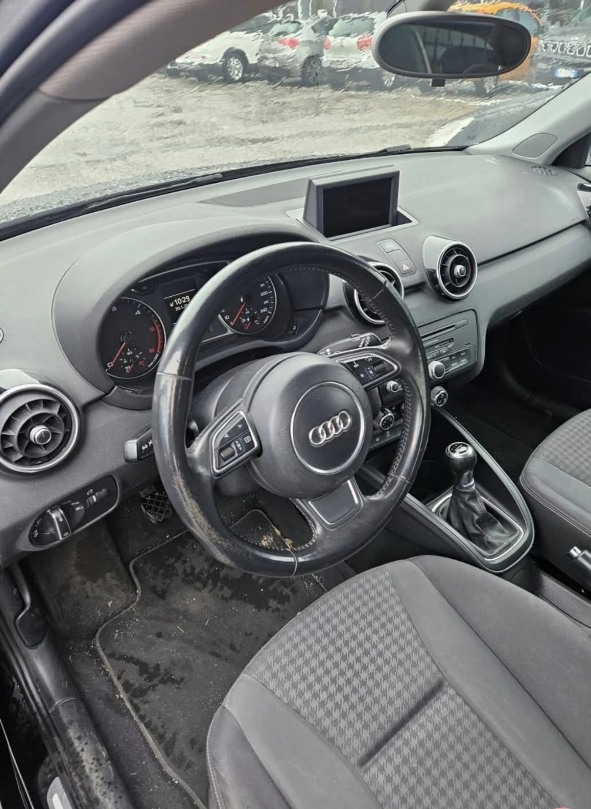 Audi A1 1.6  TDI, снимка 8 - Автомобили и джипове - 54838649
