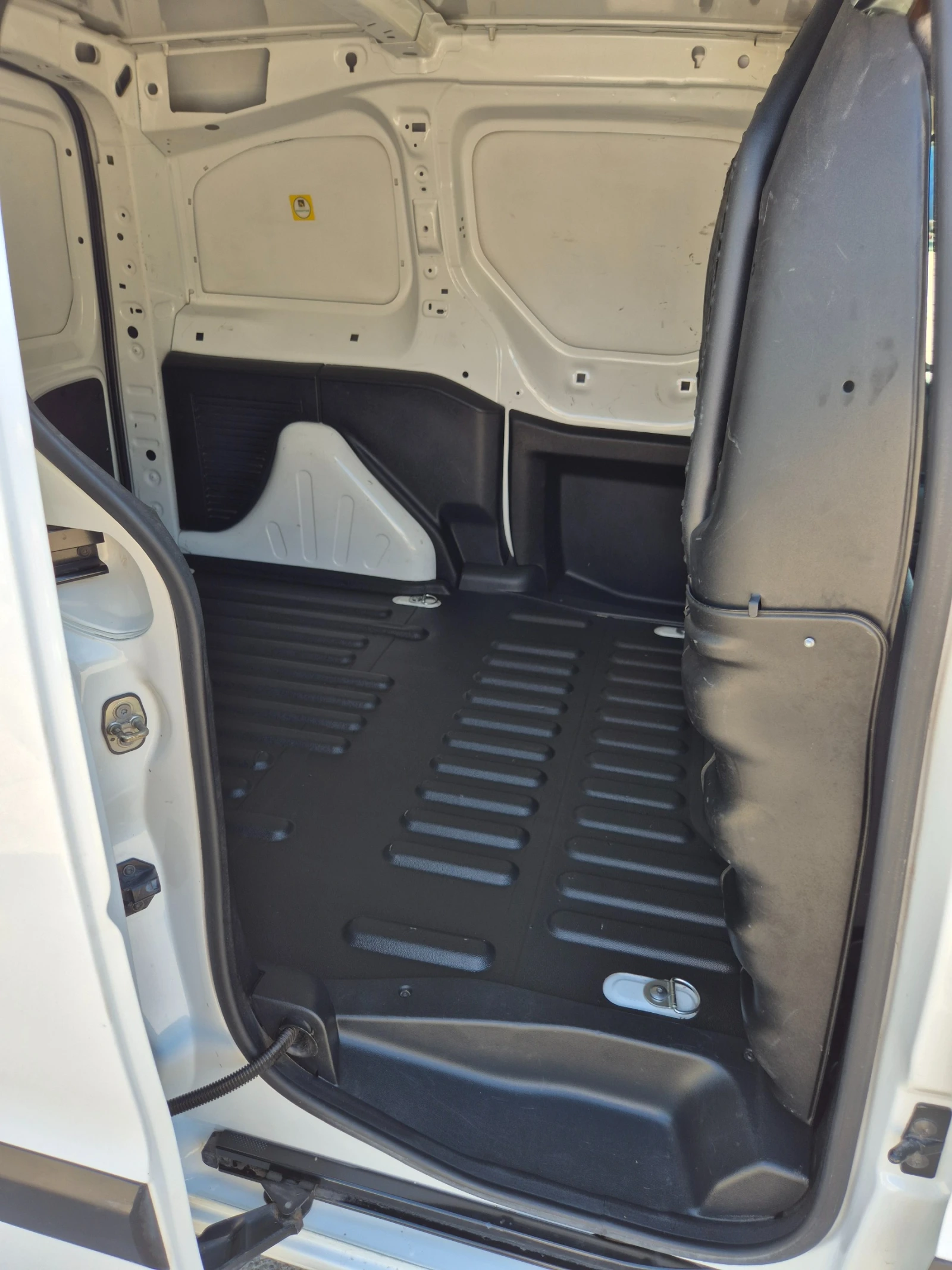 Peugeot Partner 1.6 HDI-Италия, снимка 8 - Автомобили и джипове - 54909962
