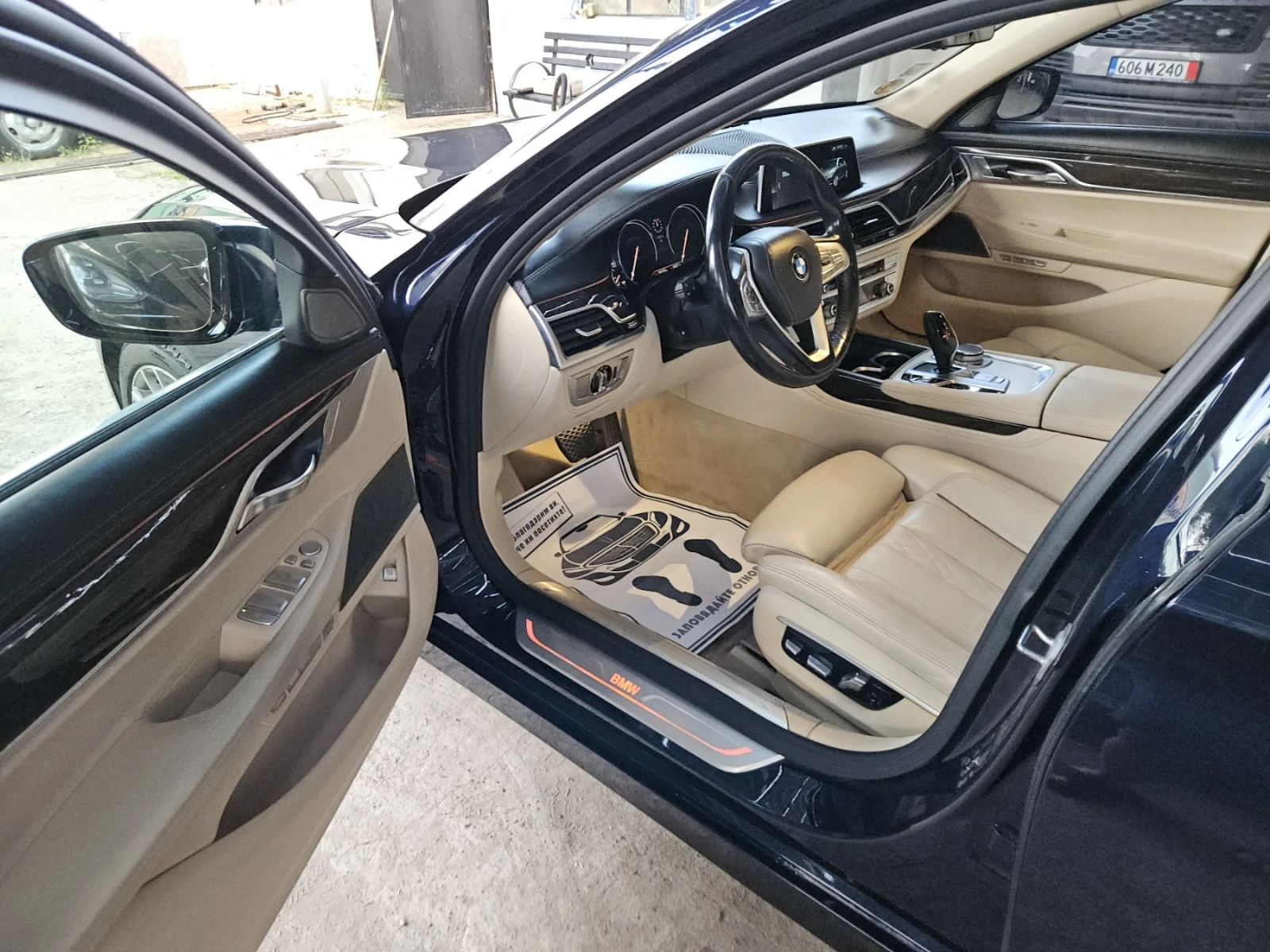 BMW 730 Xdrive  , снимка 12 - Автомобили и джипове - 55007447