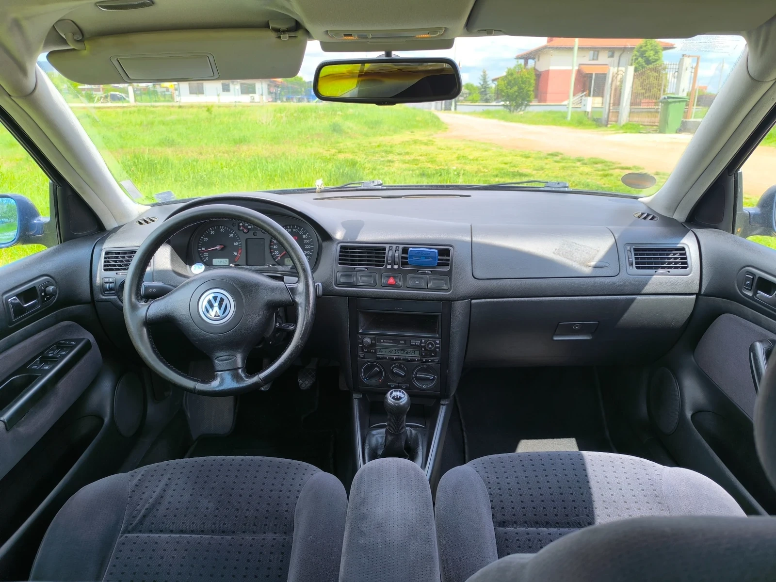 VW Bora 2.0 115кс, снимка 6 - Автомобили и джипове - 55023864