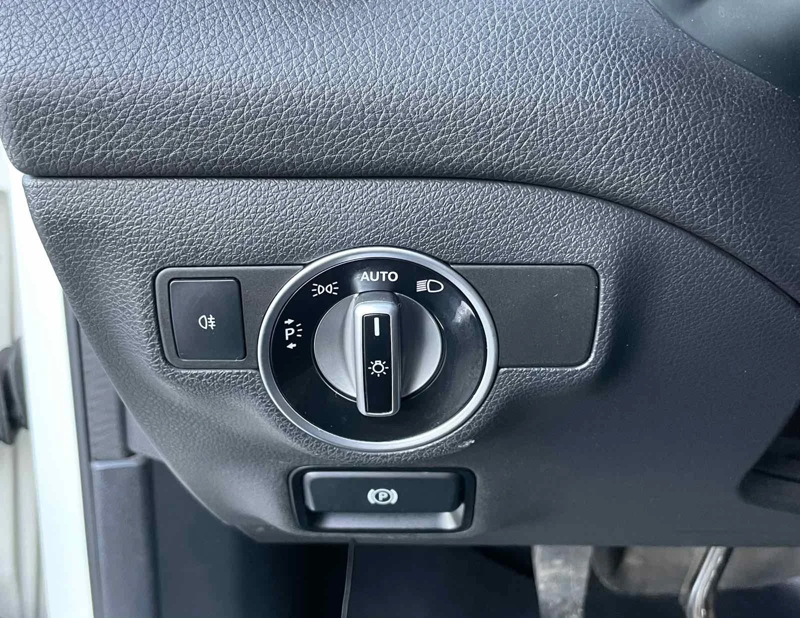 Mercedes-Benz CLA 200, снимка 15 - Автомобили и джипове - 55024062