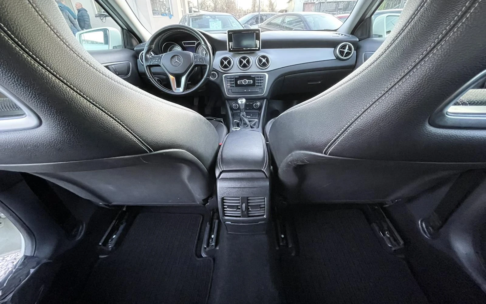 Mercedes-Benz CLA 200, снимка 3 - Автомобили и джипове - 55024062