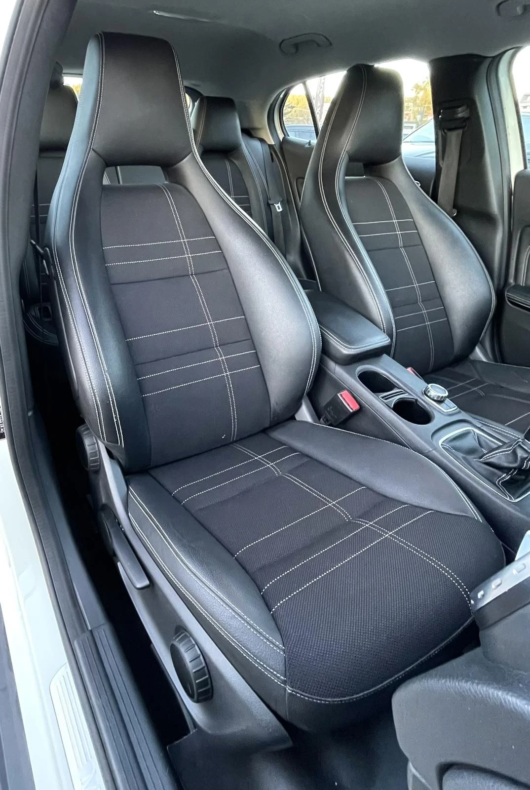 Mercedes-Benz CLA 200, снимка 5 - Автомобили и джипове - 55024062