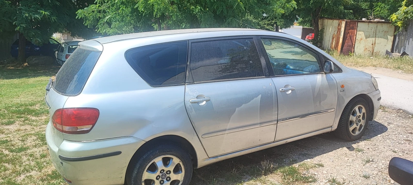 Toyota Avensis verso Климатик, снимка 3 - Автомобили и джипове - 55066445