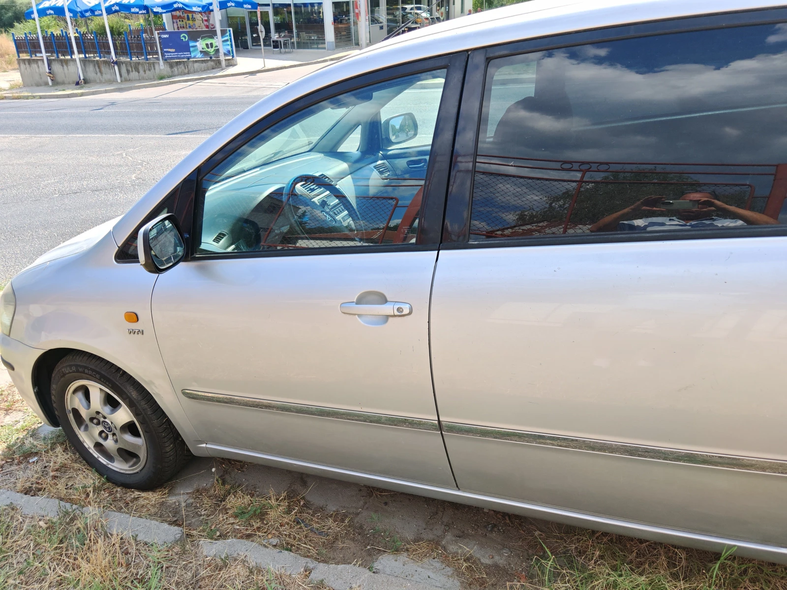 Toyota Avensis verso Климатик, снимка 14 - Автомобили и джипове - 55066445