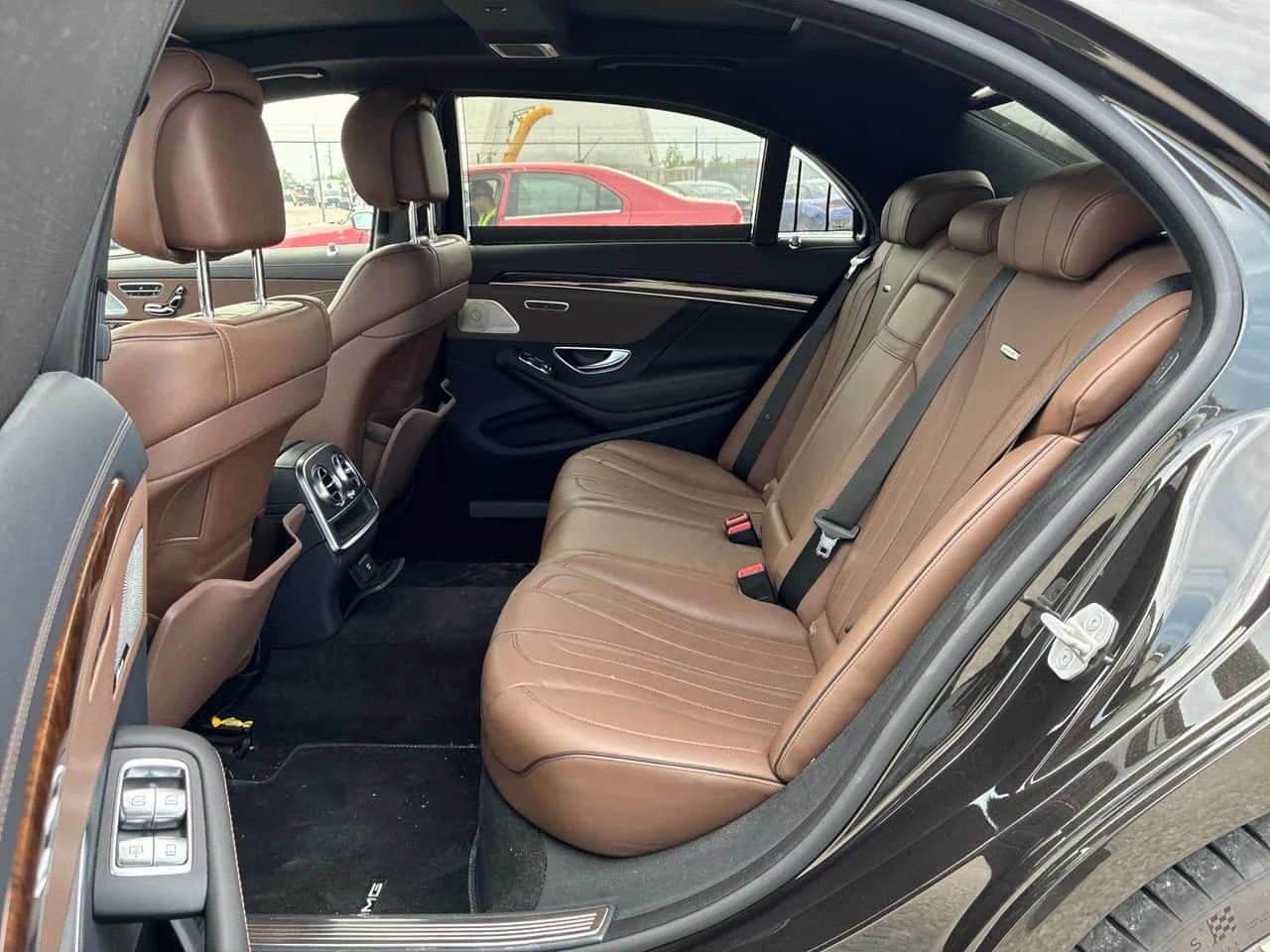 Mercedes-Benz S 63 AMG * CARFAX * БЕЗ ПЪРВОНАЧАЛНА ВНОСКА, снимка 16 - Автомобили и джипове - 55180120