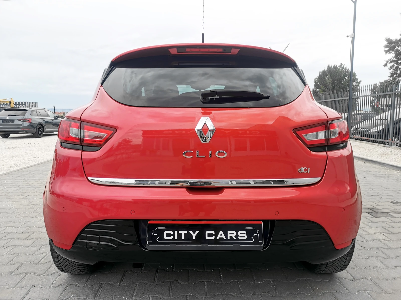 Renault Clio 1.5 DCI, снимка 7 - Автомобили и джипове - 55430376