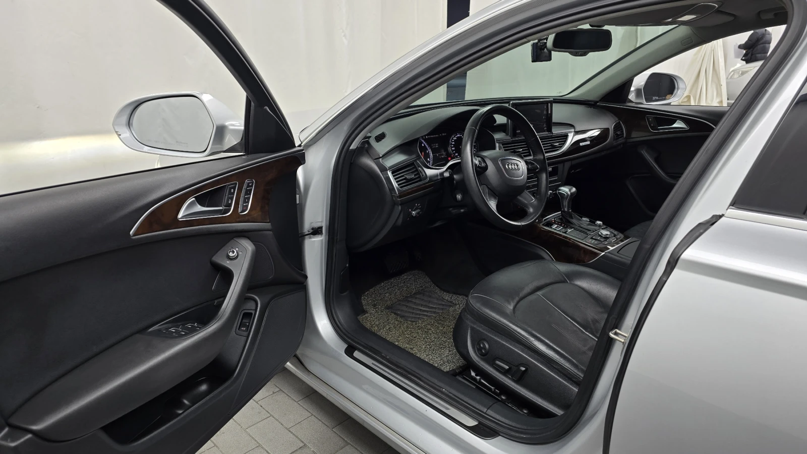 Audi A6 3.0 TFSI quattro* ЛЮК* ПОДГРЕВ ВОЛАН* КРАЙНА ЦЕНА, снимка 10 - Автомобили и джипове - 55496026