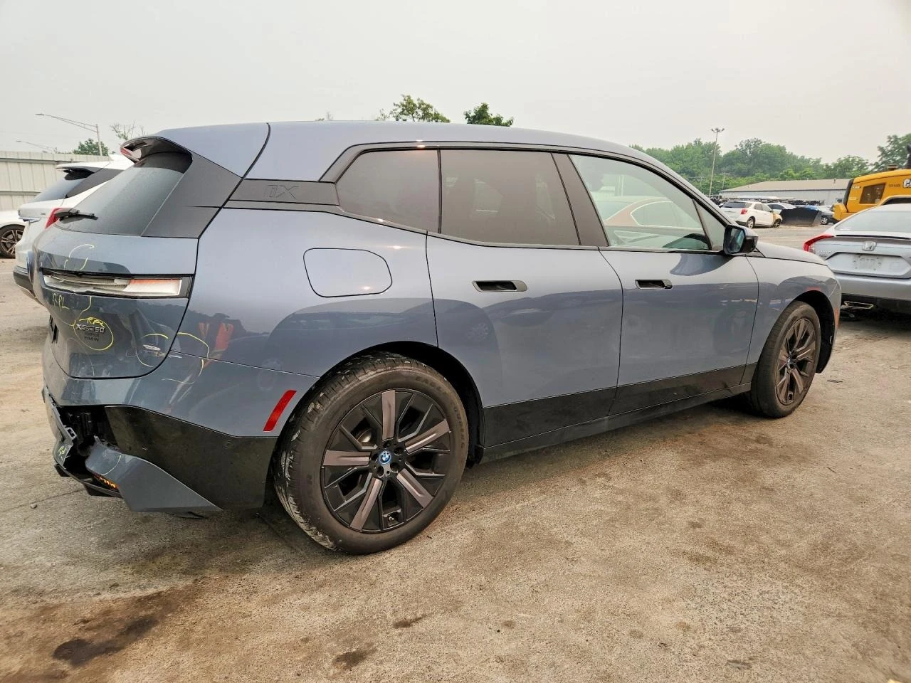 BMW iX xDrive50, снимка 2 - Автомобили и джипове - 55569004