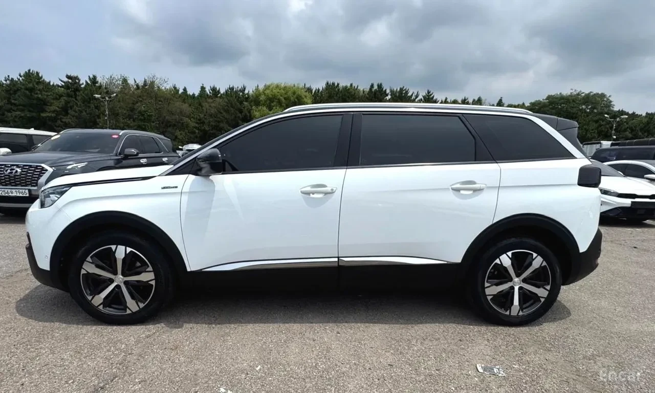 Peugeot 5008 GT-LINE* Панорама* Камера* Подгрев* Асистенти* , снимка 2 - Автомобили и джипове - 55786935