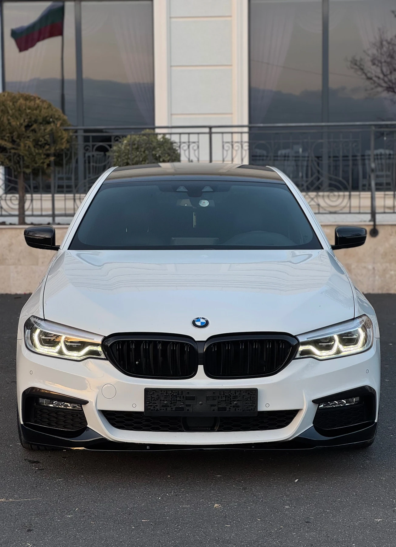BMW 540 MPack* HeadUP* NAVI* DISTR* СМЕНЕНИ ВЕРИГИ, снимка 2 - Автомобили и джипове - 56059208