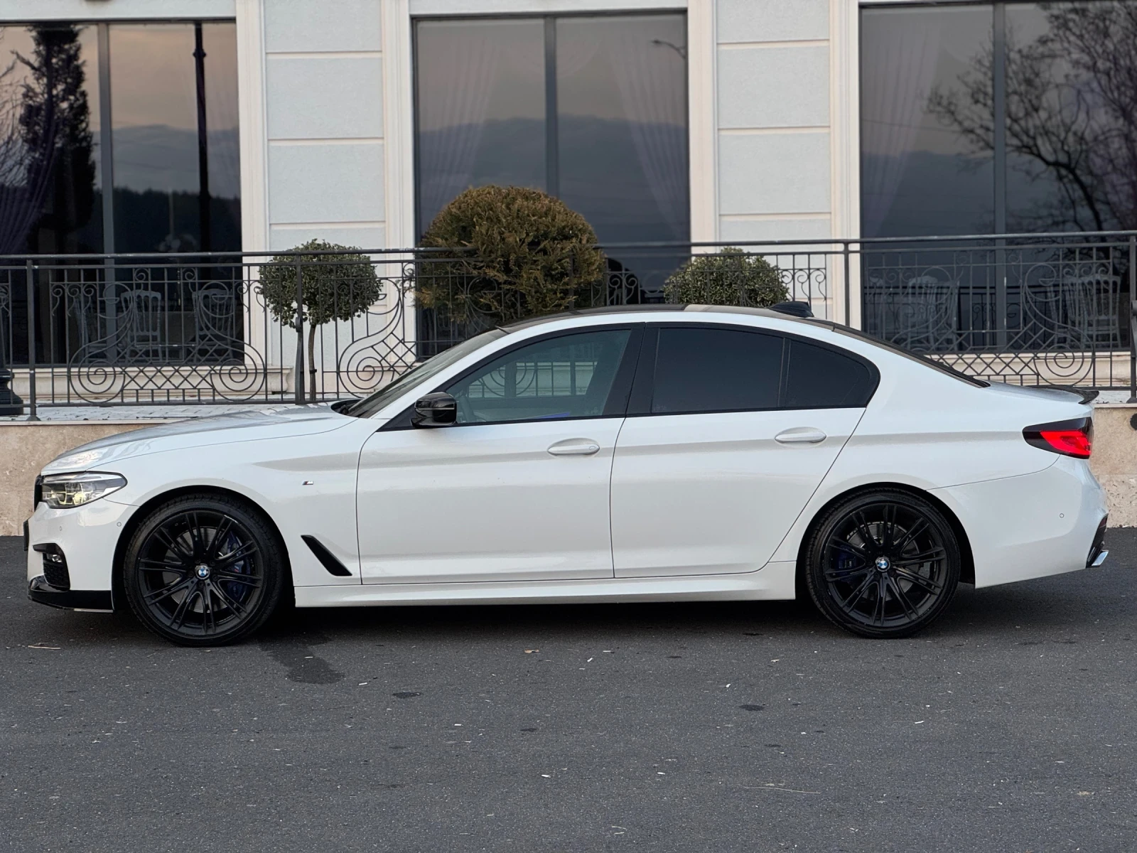 BMW 540 MPack* HeadUP* NAVI* DISTR* СМЕНЕНИ ВЕРИГИ, снимка 8 - Автомобили и джипове - 56059208
