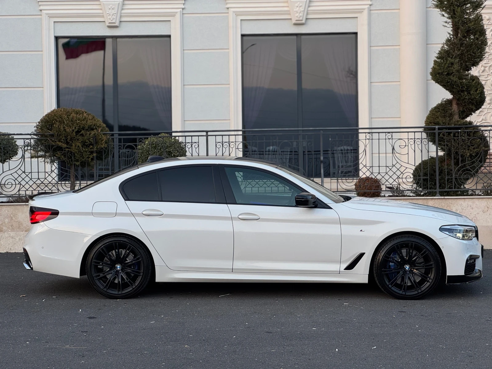 BMW 540 MPack* HeadUP* NAVI* DISTR* СМЕНЕНИ ВЕРИГИ, снимка 7 - Автомобили и джипове - 56059208