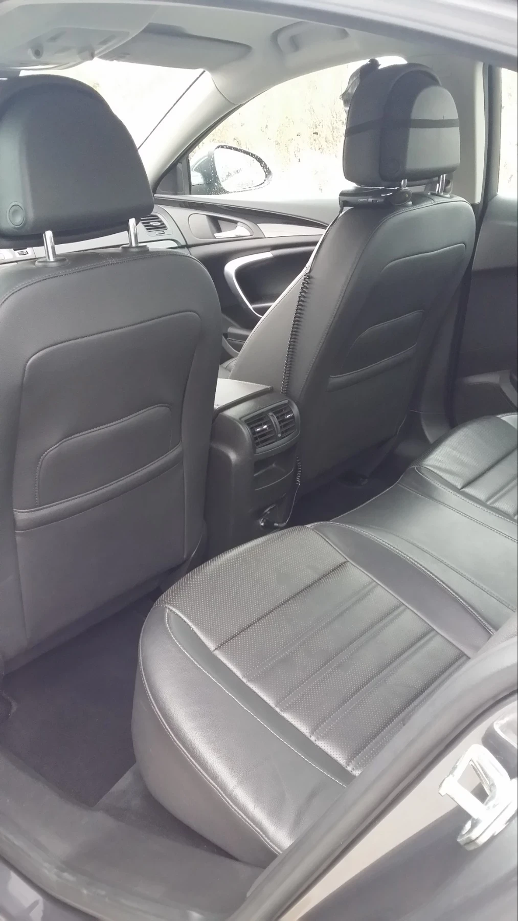 Opel Insignia Седан, 2.0 Turbo, снимка 9 - Автомобили и джипове - 56665281