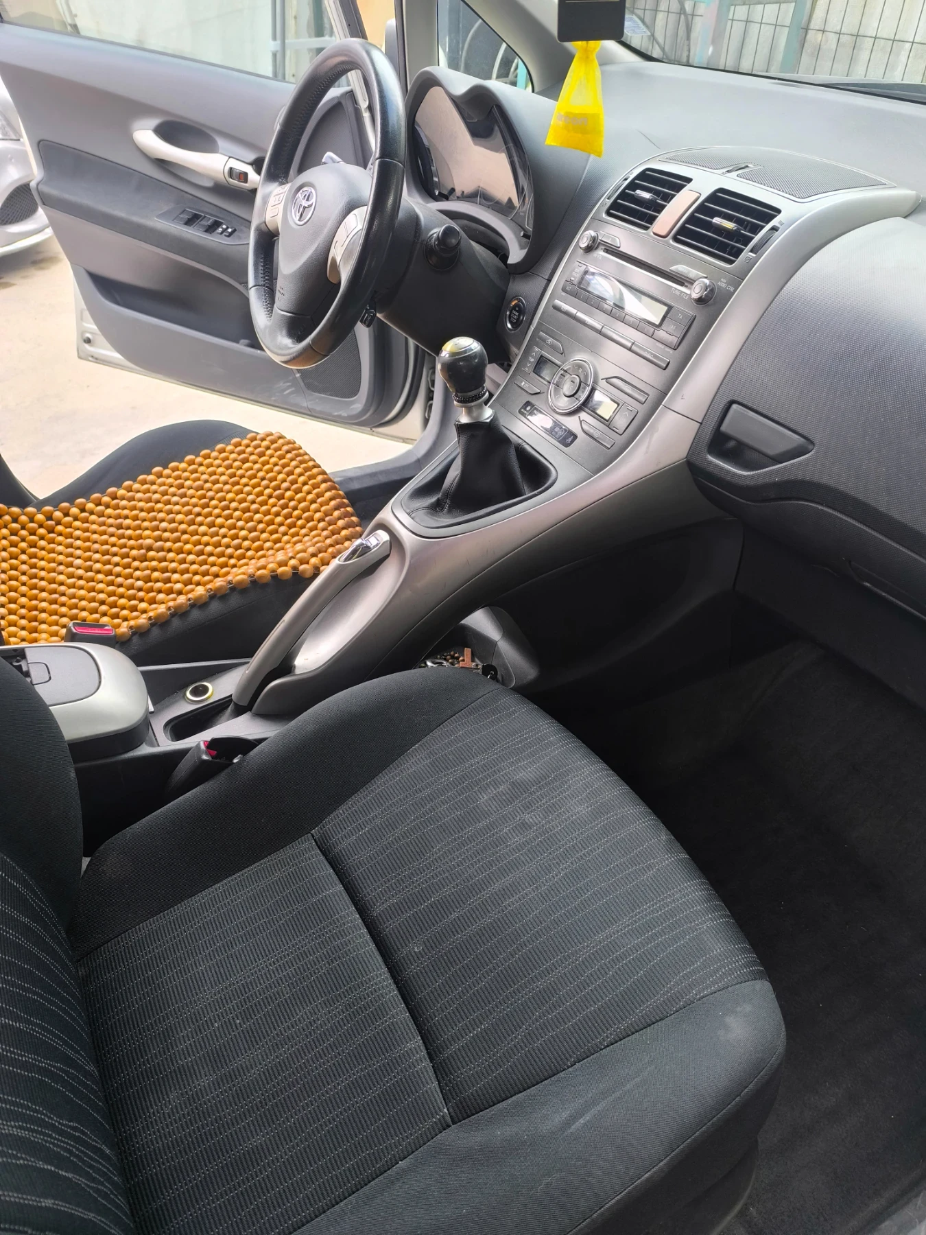 Toyota Auris, снимка 10 - Автомобили и джипове - 56726535