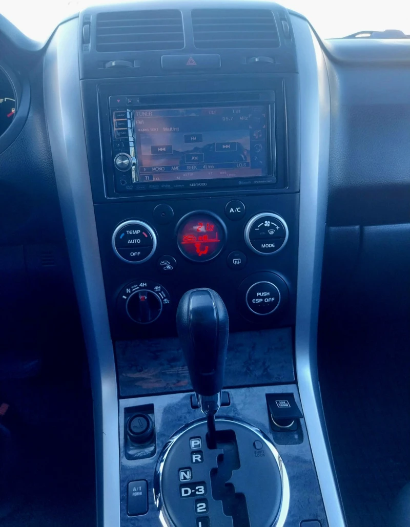 Suzuki Grand vitara, снимка 11 - Автомобили и джипове - 52468384