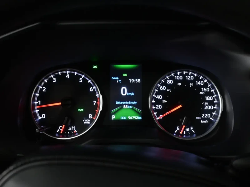 Toyota Rav4 No Accident* Radar Cruise* Blindspot* Line Assist, снимка 12 - Автомобили и джипове - 52554178