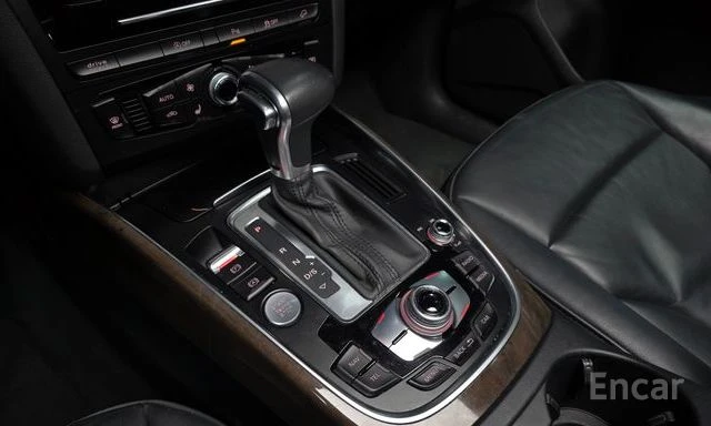 Audi Q5 Q5 2.0 TDI Quattro Dynamic 8R, снимка 17 - Автомобили и джипове - 54342369