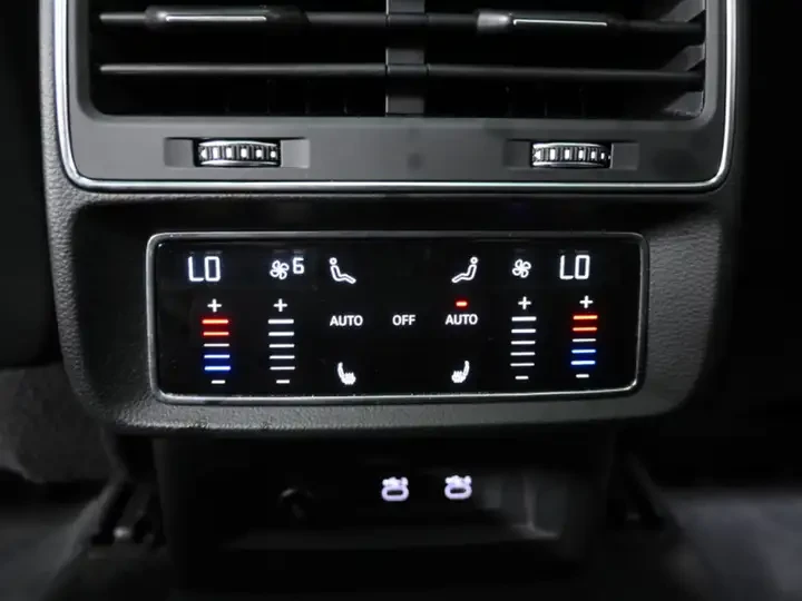 Audi Q7 Progressiv * S-Line * БЕЗ ИНЦИДЕНТИ * 360CAM* CARF, снимка 15 - Автомобили и джипове - 54812581