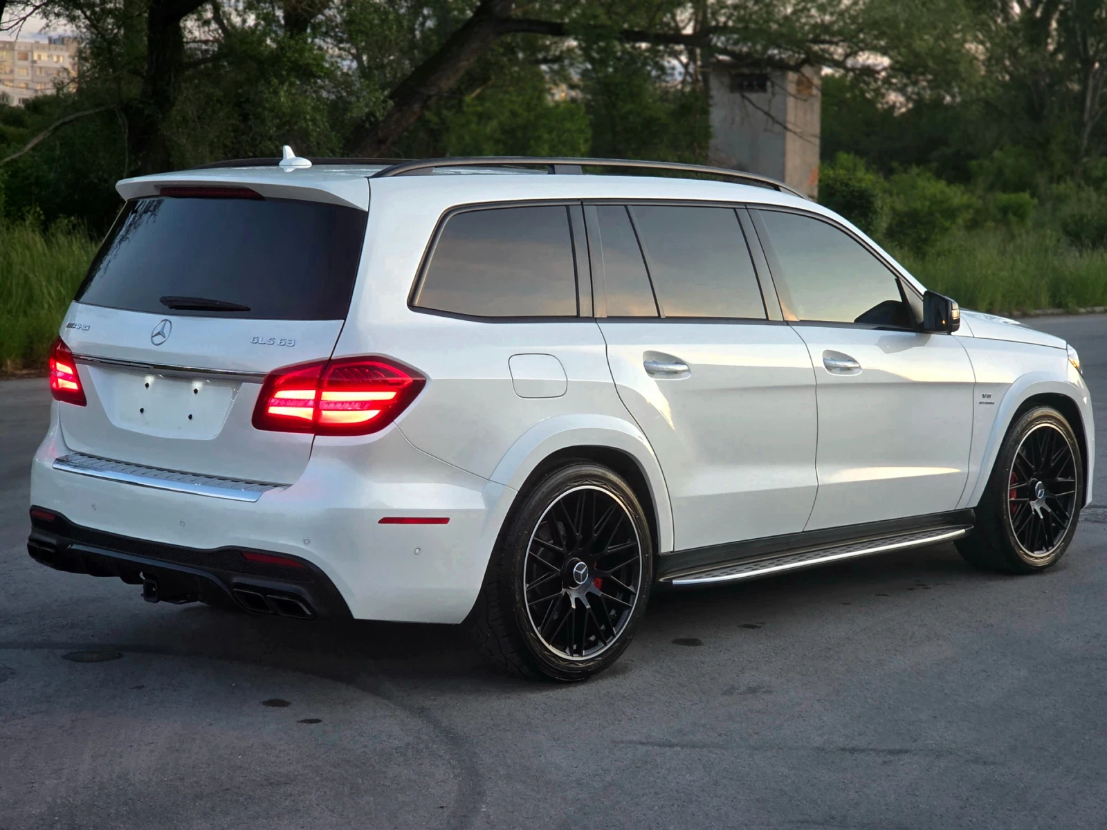 Mercedes-Benz GLS 63 AMG Night Package - изображение 4
