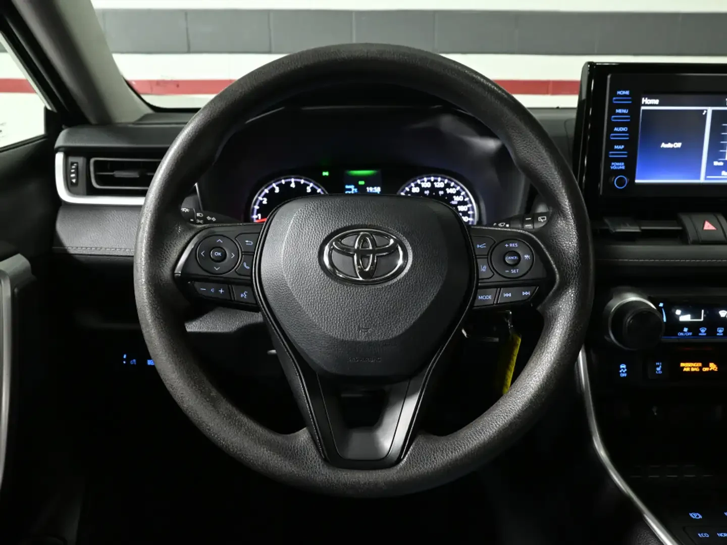 Toyota Rav4 No Accident* Radar Cruise* Blindspot* Line Assist | Mobile.bg   15