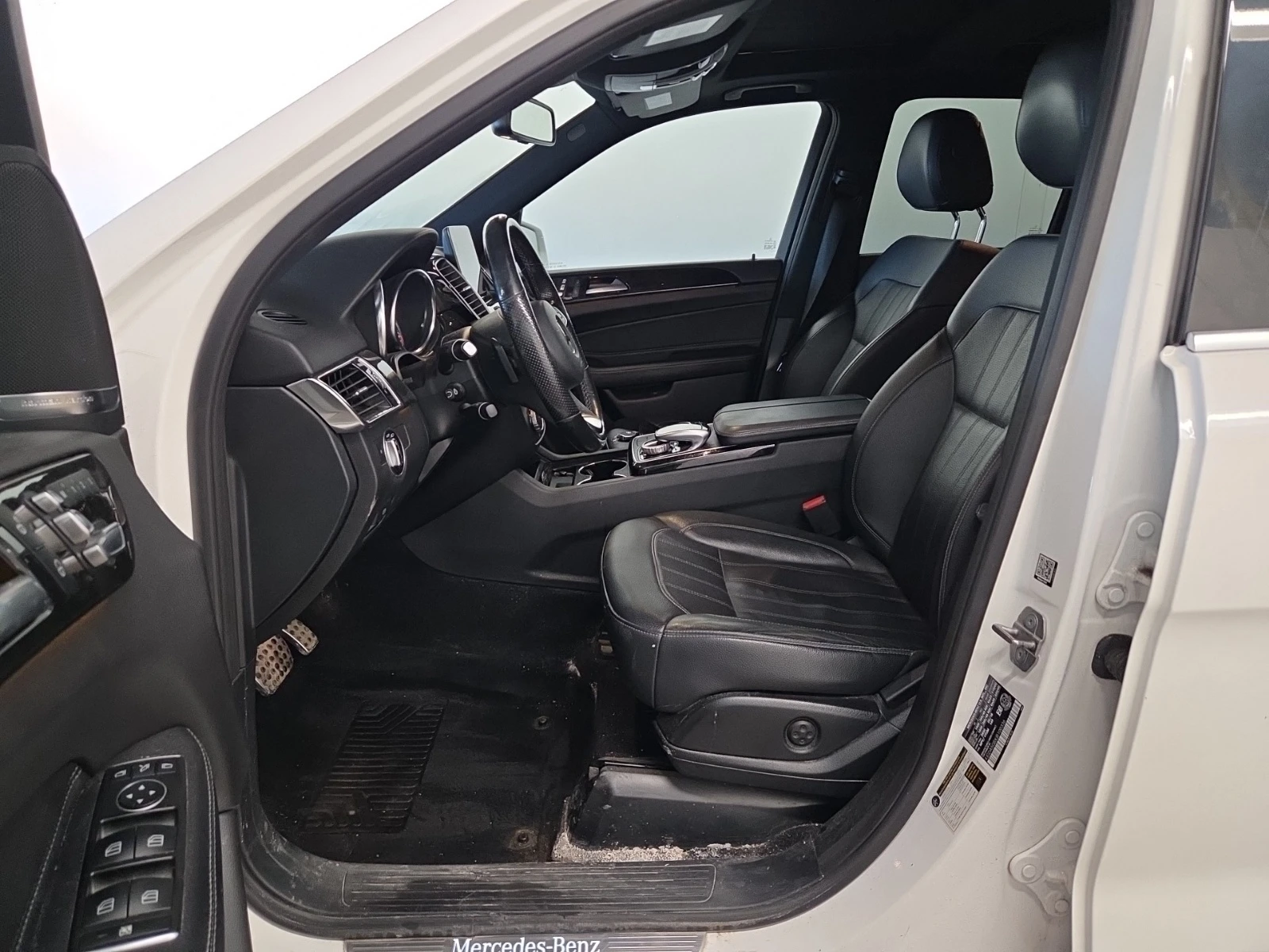 Mercedes-Benz GLE 400 AMG * * PANORAMA * * CARFAX * * АВТО КРЕДИТ * * , снимка 6 - Автомобили и джипове - 54034334