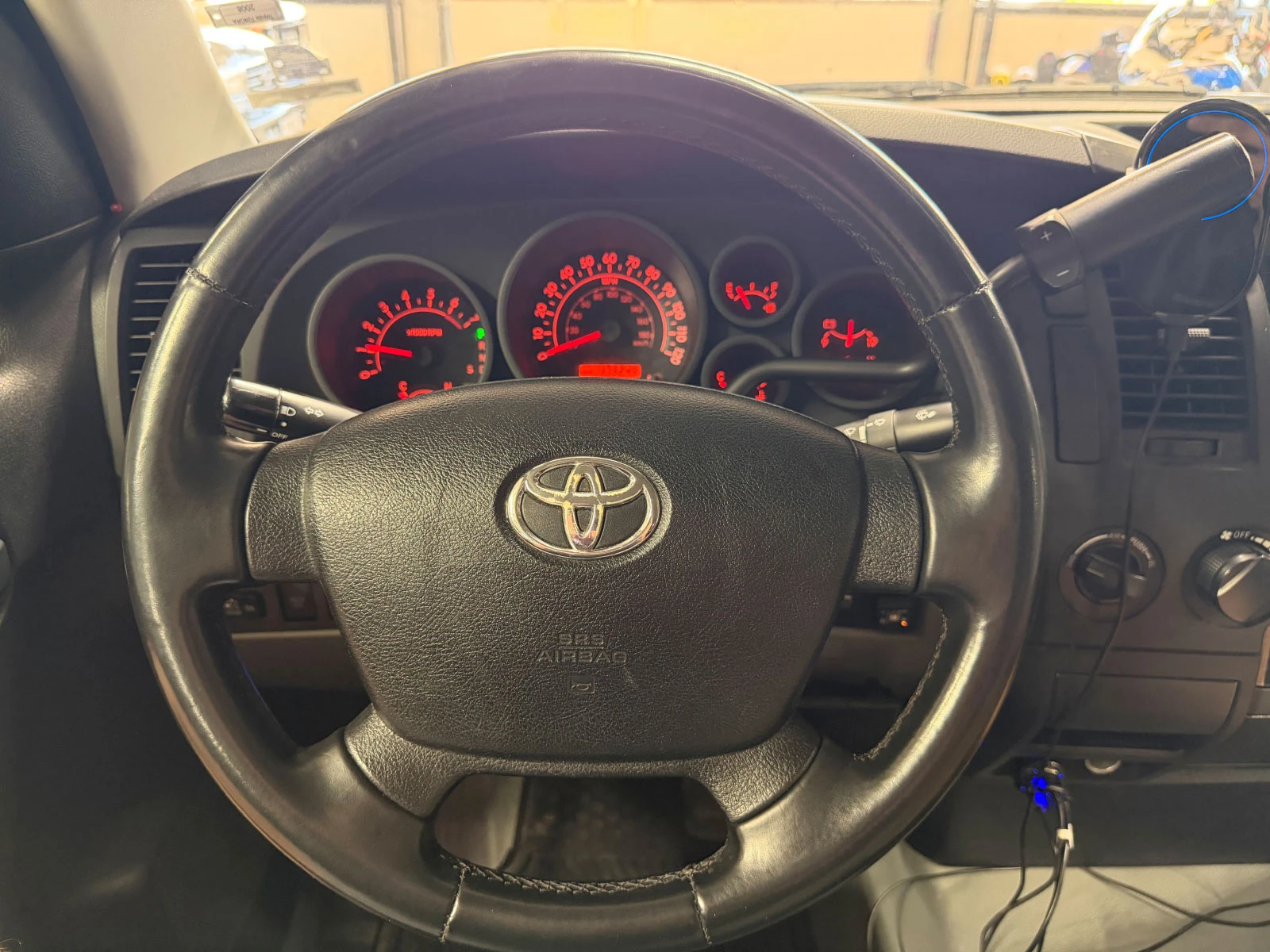 Toyota Tundra 5.7 4x4, снимка 10 - Автомобили и джипове - 54915024