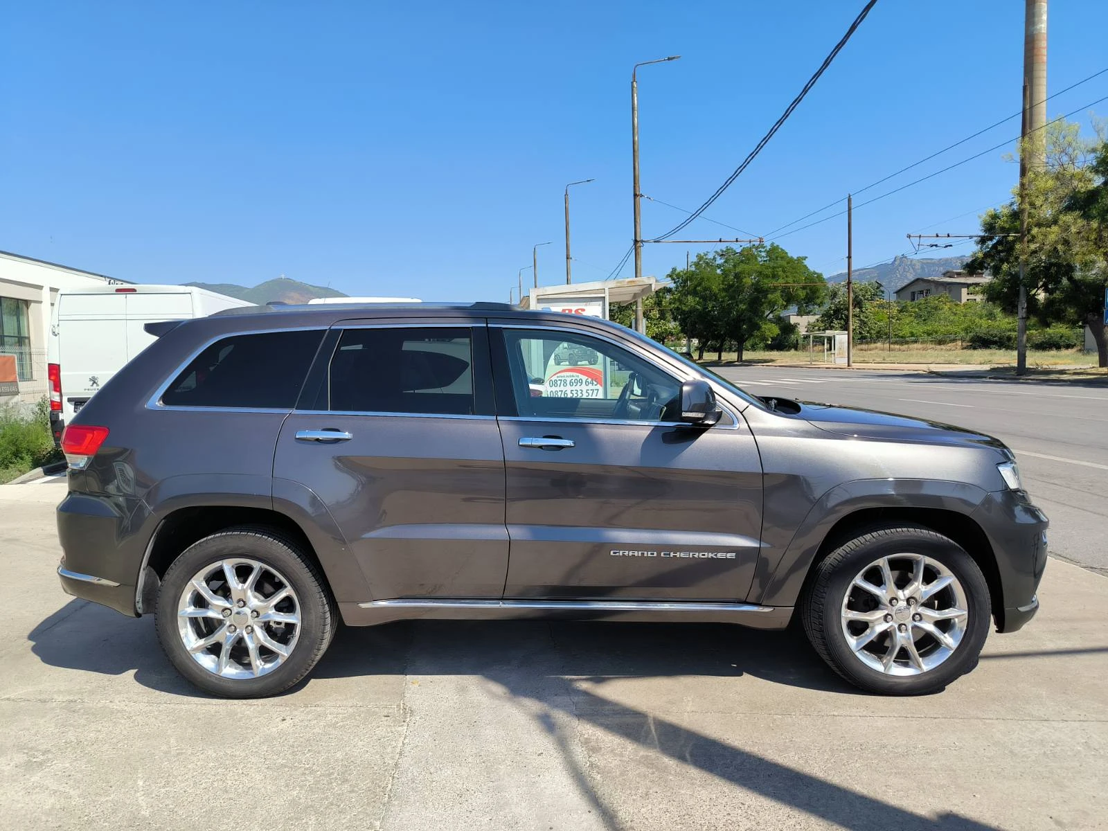 Jeep Grand cherokee 3.0d-Summit-Navi-Keyless-Kamera, снимка 4 - Автомобили и джипове - 55485435